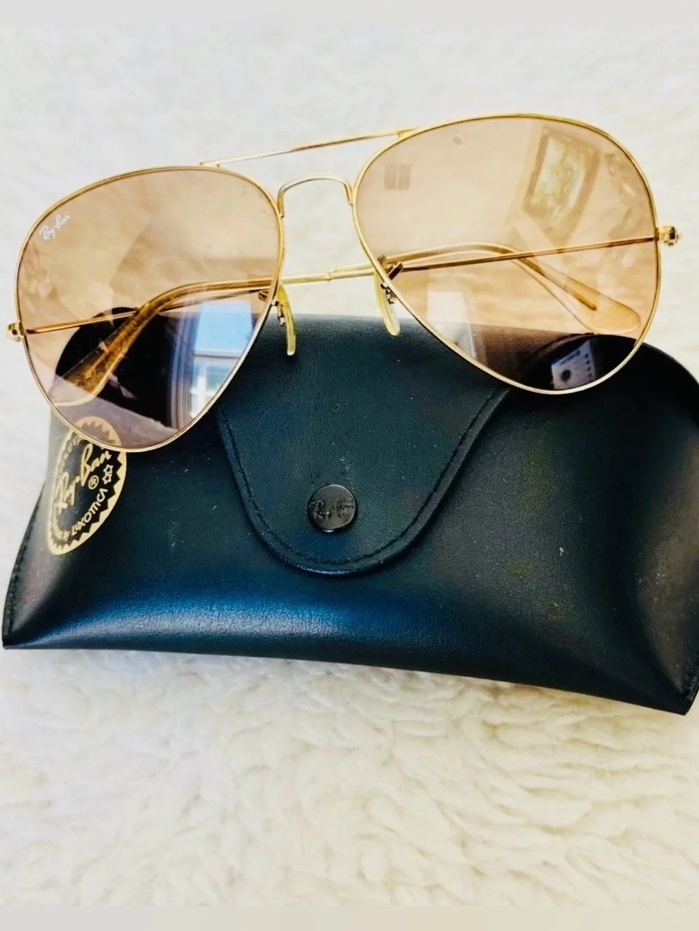 Ray-Ban Gold Aviator Sunglasses with Light Brown Lenses w/ case
